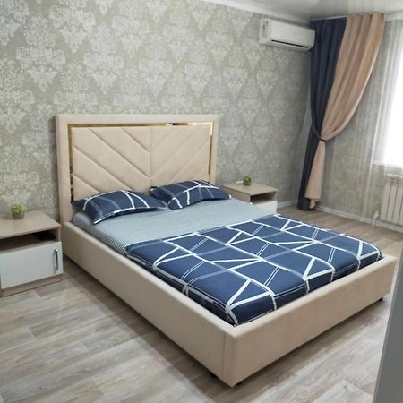 Vip квартира Центр Уральск Экстерьер фото